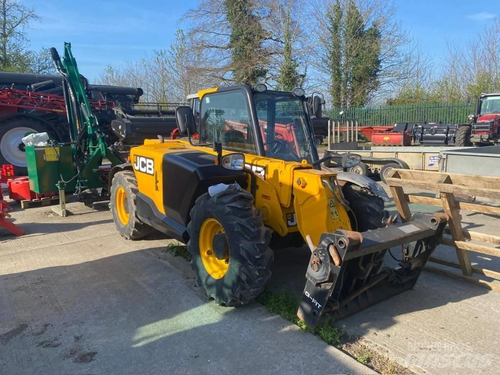 JCB 525-60 Tarimsal teleskopik yükleyiciler
