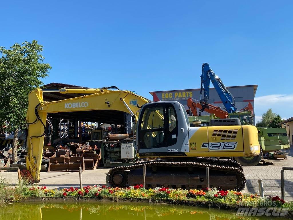 New Holland E 215 Paletli ekskavatörler