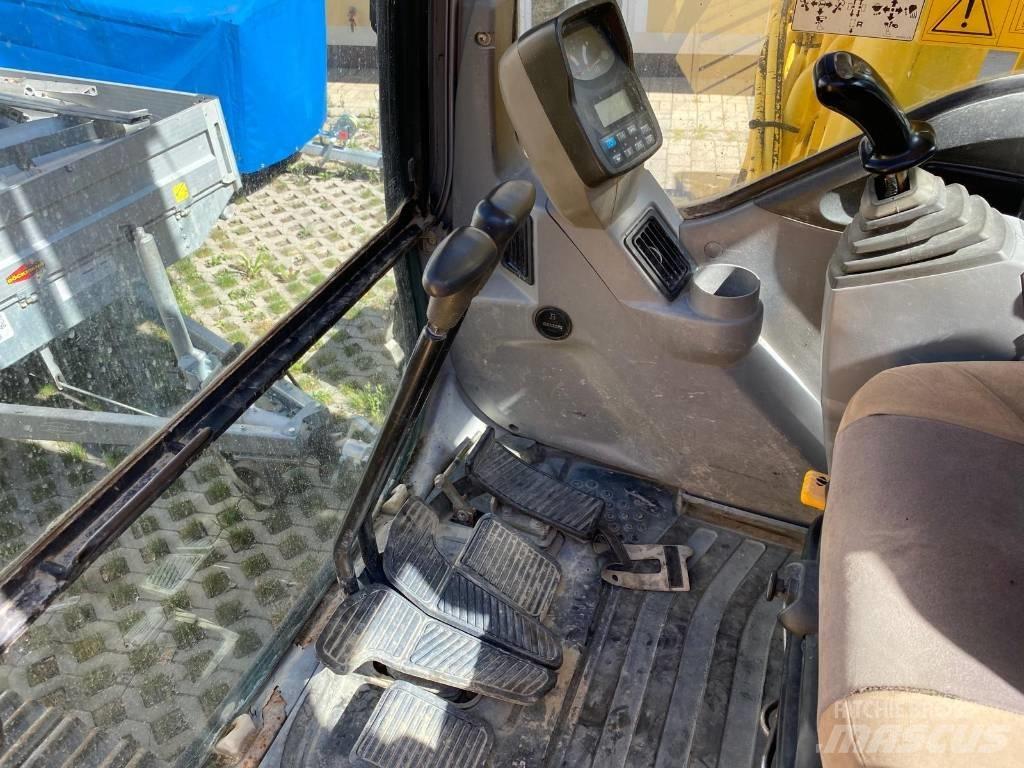 New Holland E 215 Paletli ekskavatörler