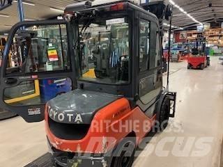 Toyota 02-8 FDJF 35 Dizel forkliftler