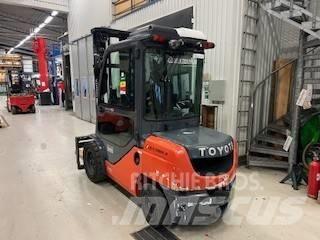 Toyota 02-8 FDJF 35 Dizel forkliftler