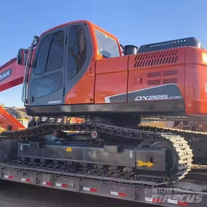 Doosan DX225LC-9C Paletli ekskavatörler