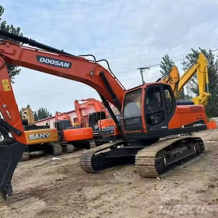 Doosan DX225LC-9C Paletli ekskavatörler