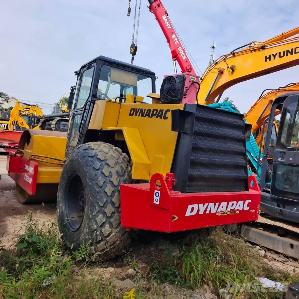 Dynapac CA 251 D Tek tamburlu silindirler