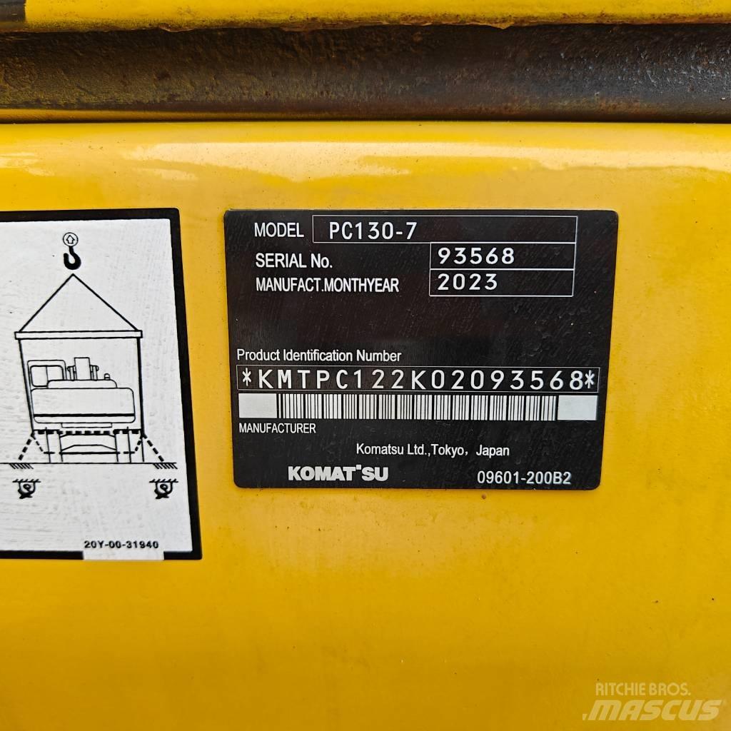 Komatsu 130-7 Paletli ekskavatörler
