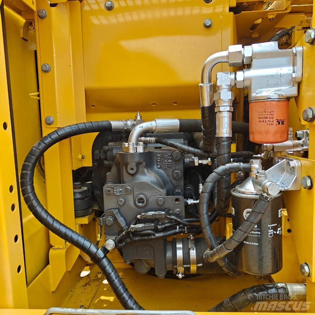 Komatsu 130-7 Paletli ekskavatörler