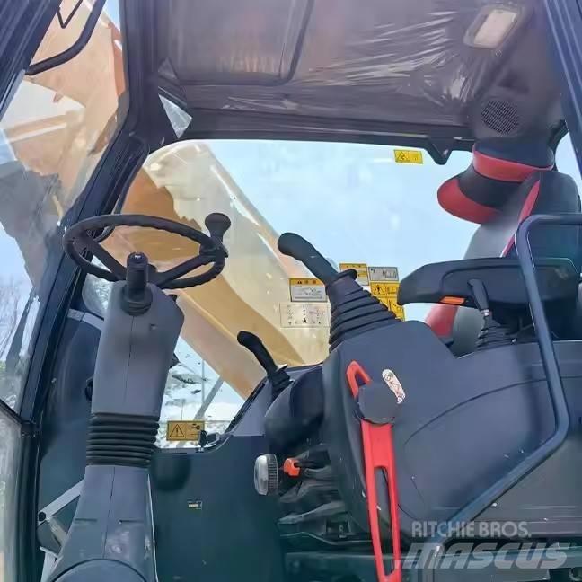 Hyundai 210WVS Lastik tekerli ekskavatörler