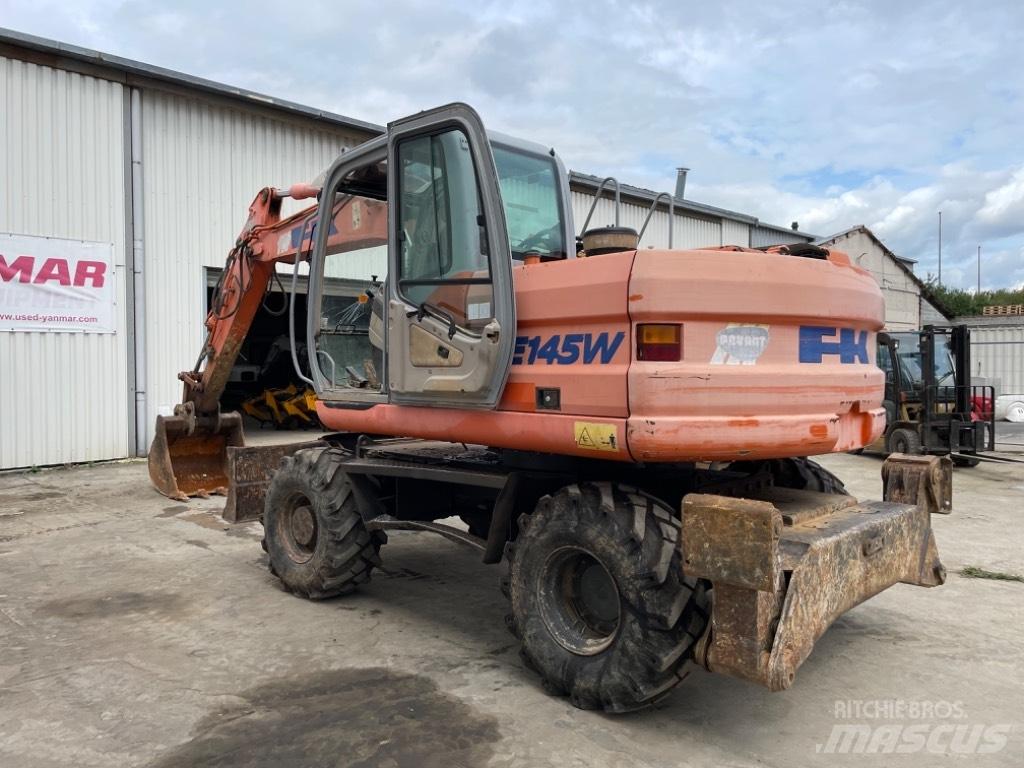 Kobelco E145W Lastik tekerli ekskavatörler