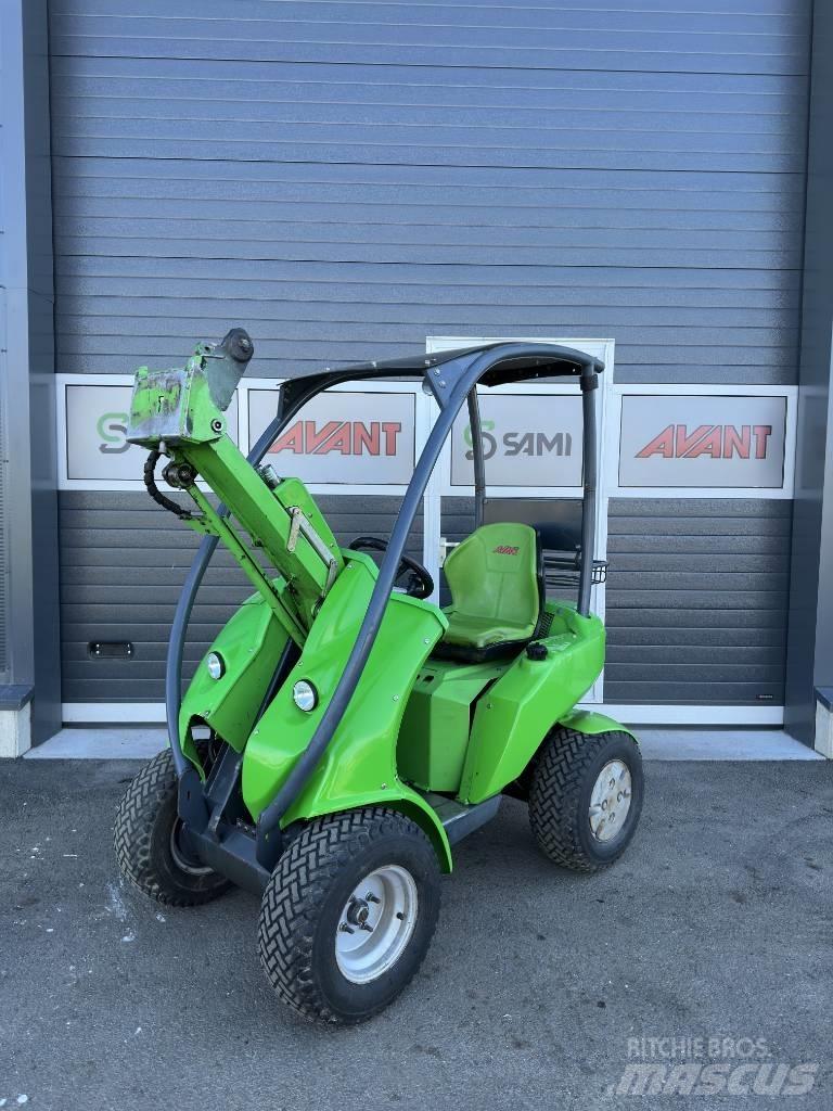 Avant 220 Skid steer loderler