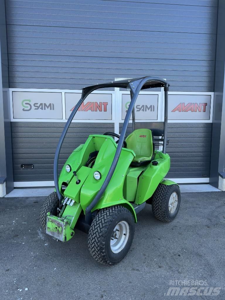 Avant 220 Skid steer loderler