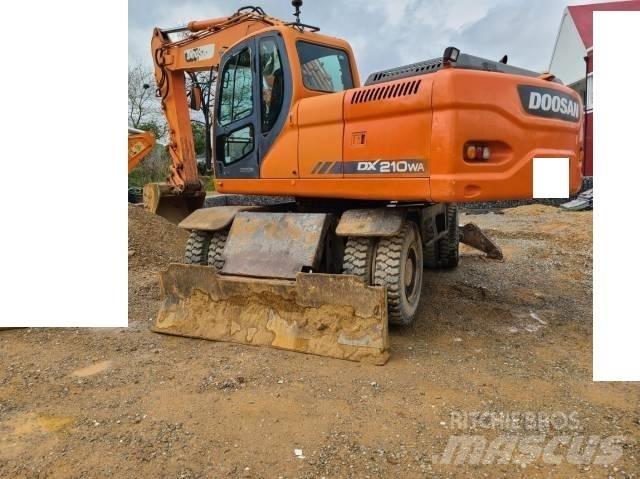 Doosan DX 210 W Lastik tekerli ekskavatörler