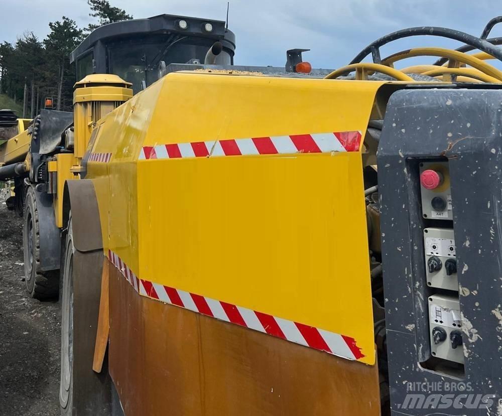 Epiroc E2C Tünel açma ve yer altı maden sondaj makineleri
