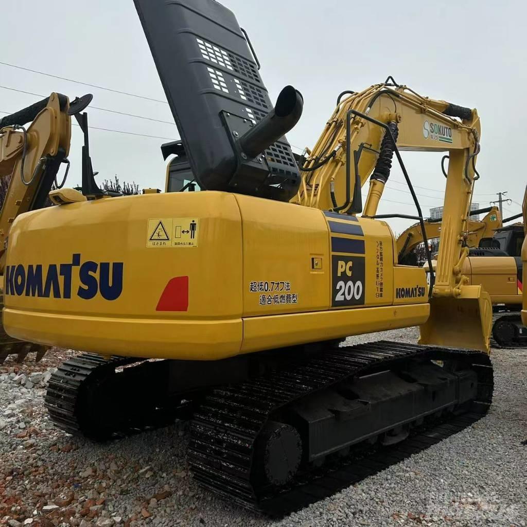 Komatsu 200-8 Paletli ekskavatörler