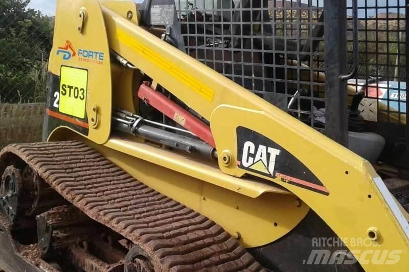 CAT Bobcat Diger kamyonlar