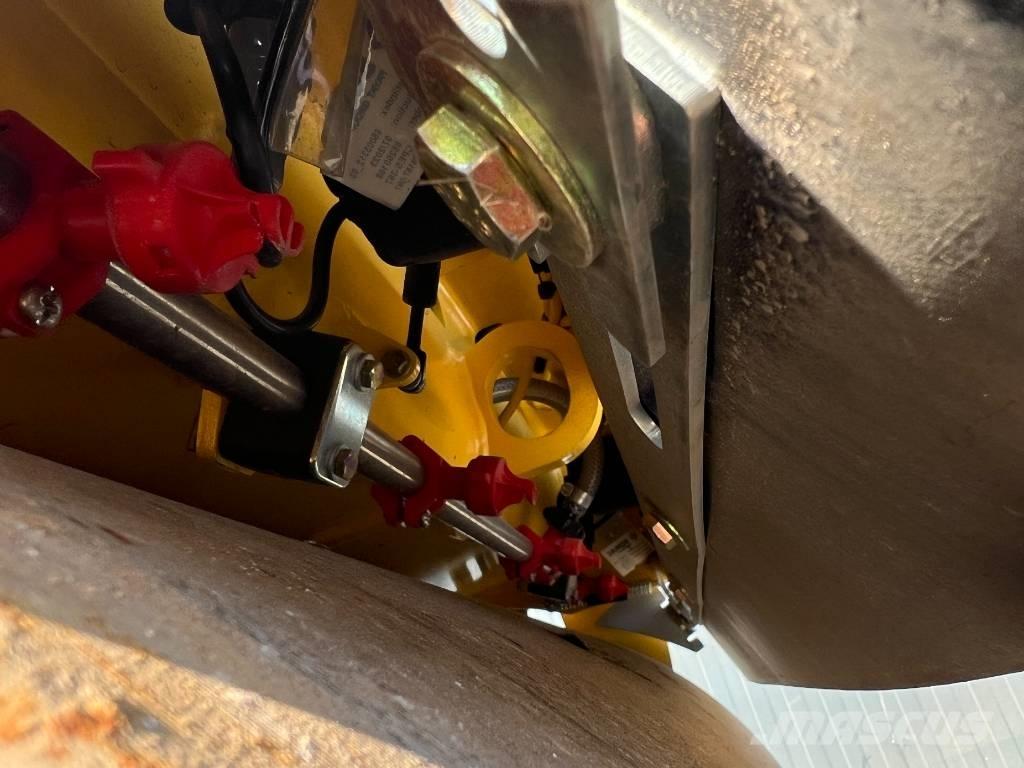 Bomag BW100 AD-5 Çift tamburlu silindirler