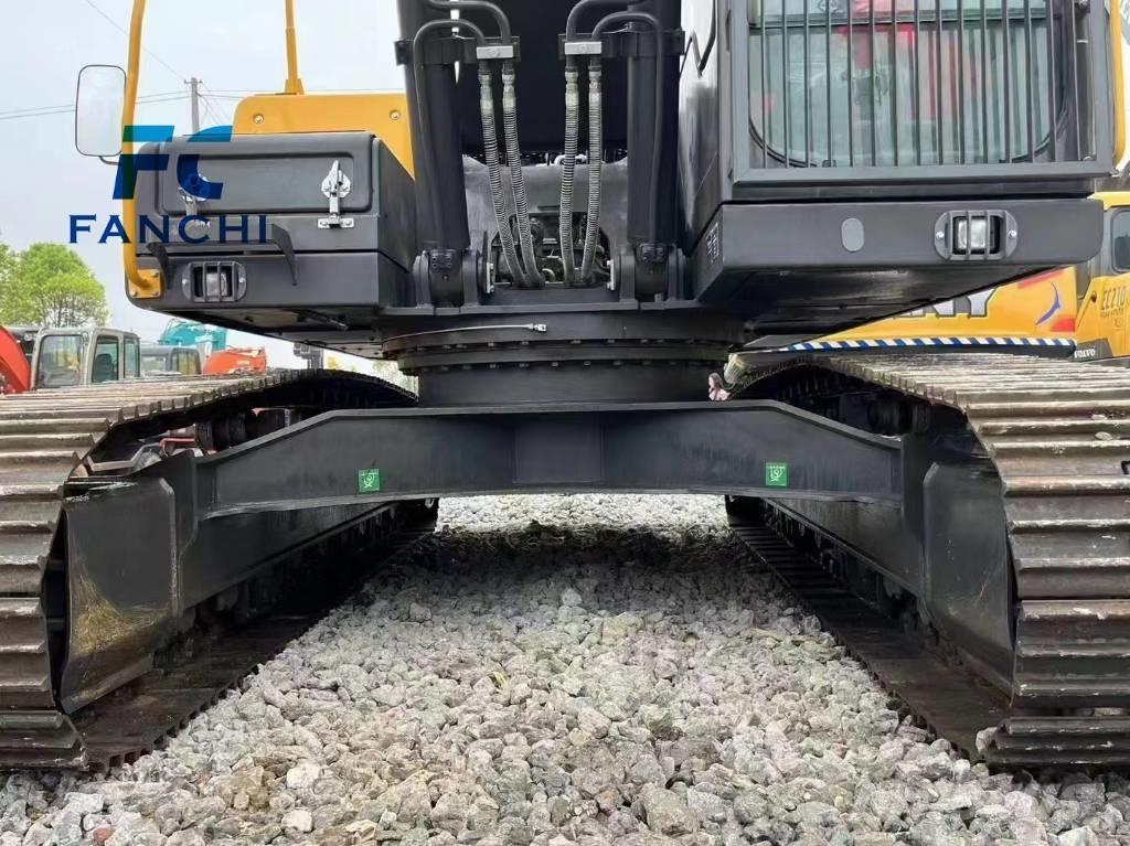 Volvo EC 240 Paletli ekskavatörler