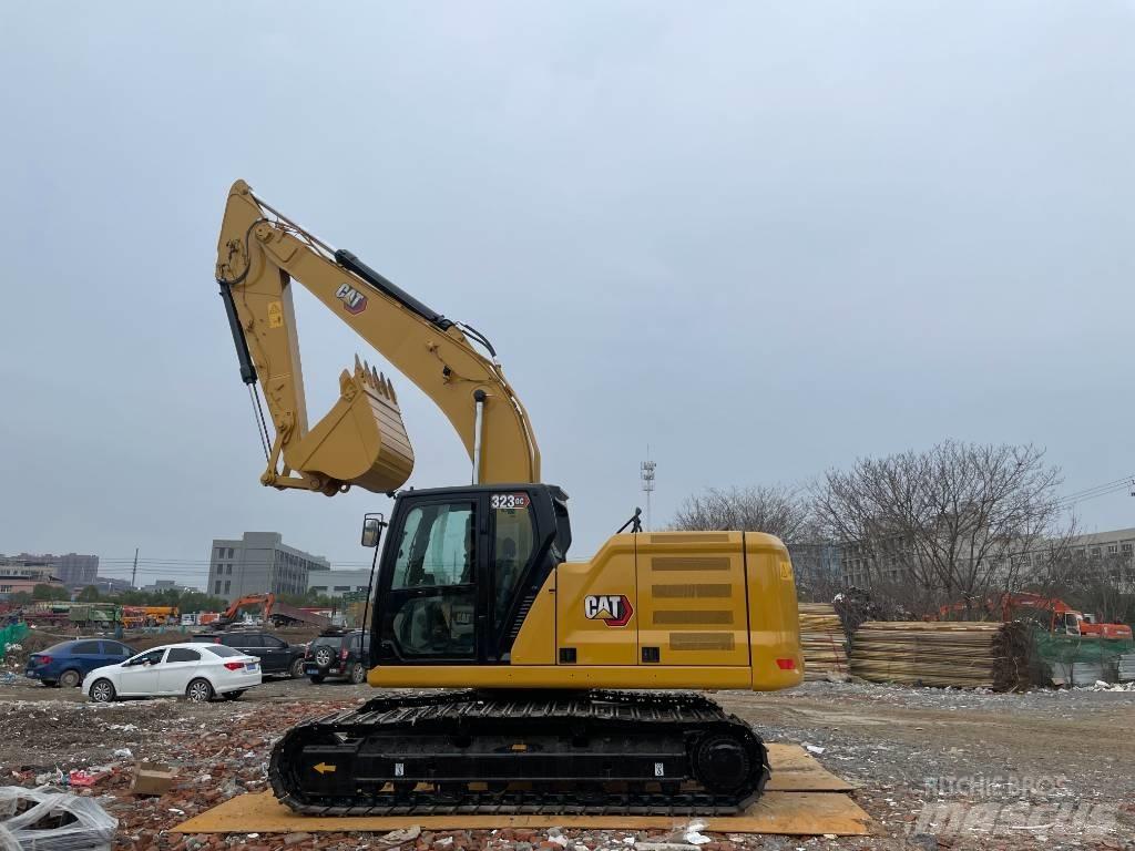 CAT 323GC Paletli ekskavatörler