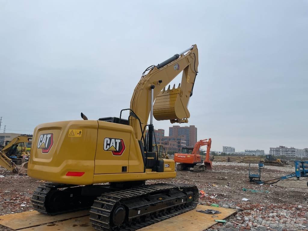 CAT 323GC Paletli ekskavatörler
