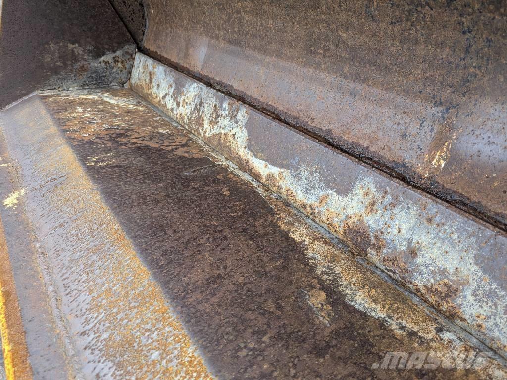  SUTTON 4-IN-1 BUCKET Kovalar