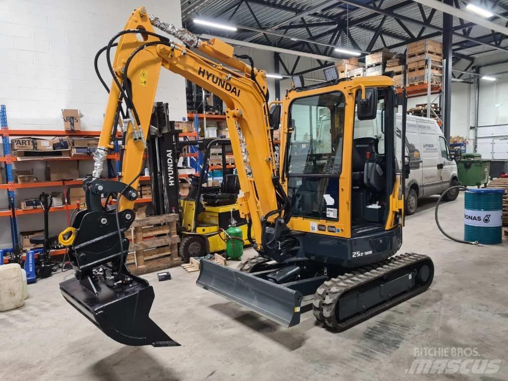 Hyundai R25-9AK Mini ekskavatörler, 7 tona dek