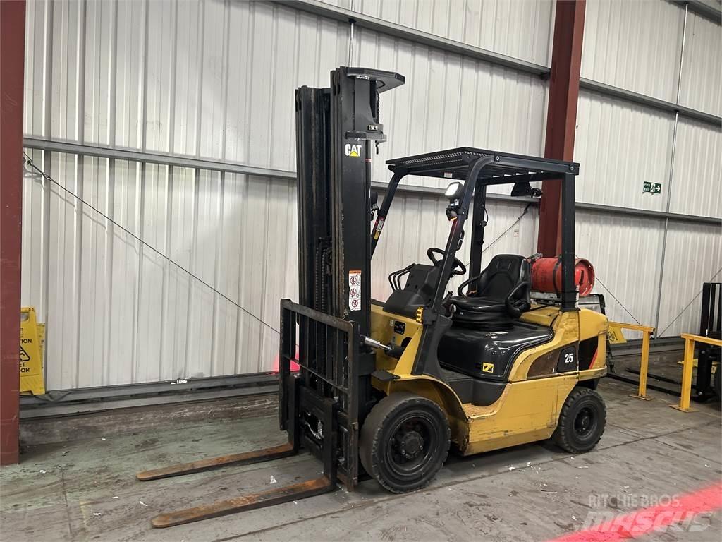 CAT GP25NT LPG'li forkliftler