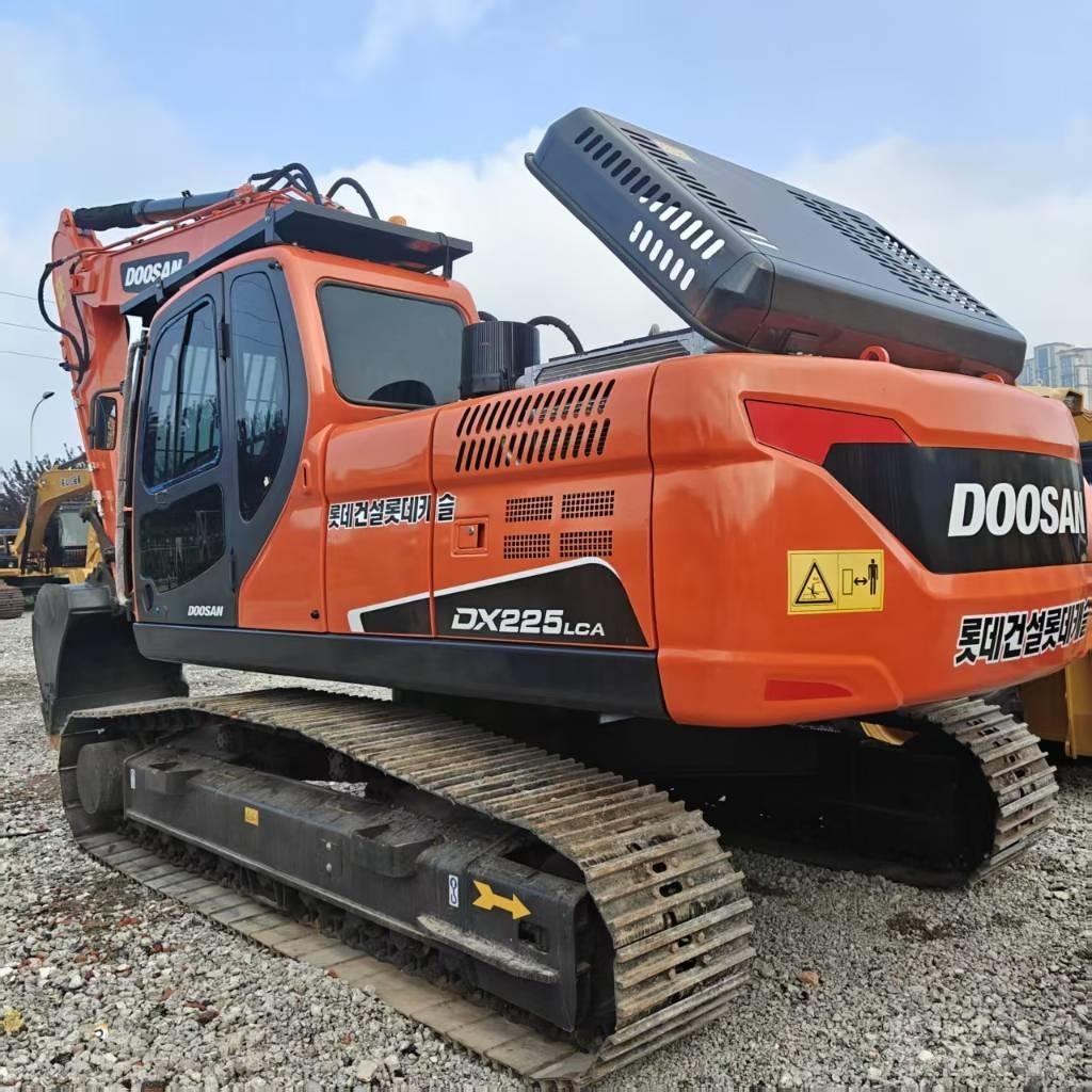 Doosan DX 225 LCA Paletli ekskavatörler