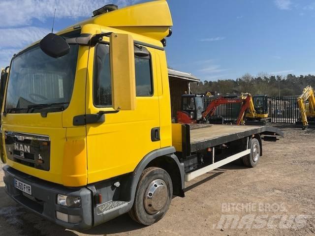 MAN 7.150 Düz Platformlu Oto Çekiciler/vinçli kamyonlar