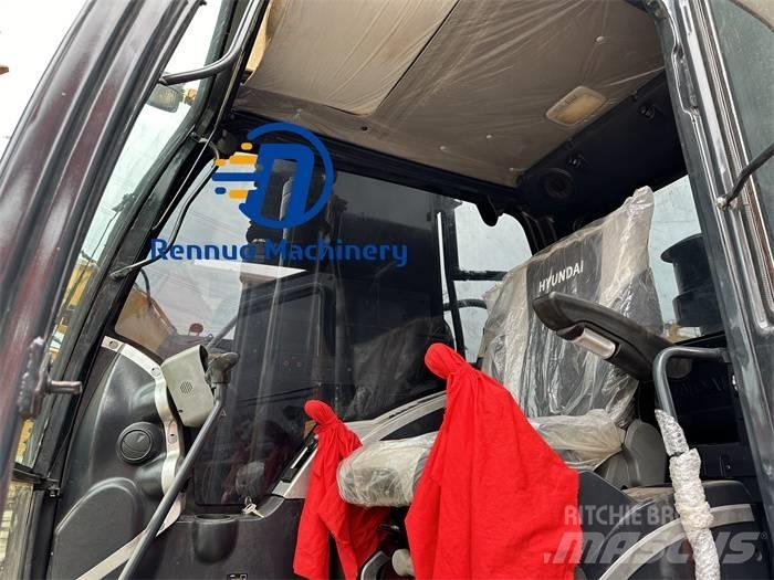 Hyundai R220-9S Paletli ekskavatörler