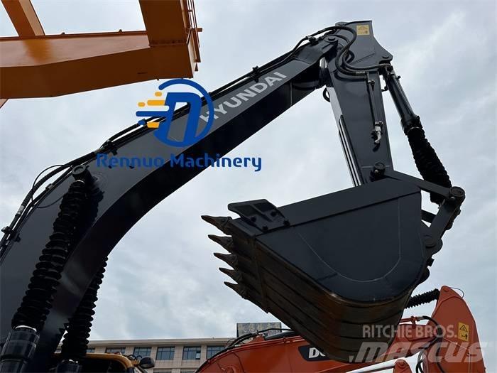 Hyundai R220-9S Paletli ekskavatörler