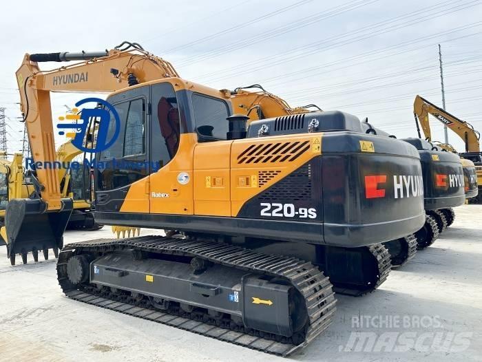 Hyundai R220-9S Paletli ekskavatörler