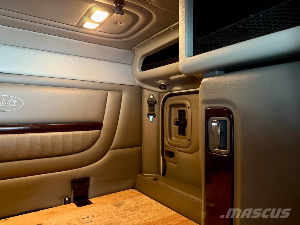 Peterbilt 389 PRIDE Çekiciler