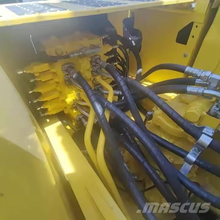 Komatsu PC 270 Paletli ekskavatörler