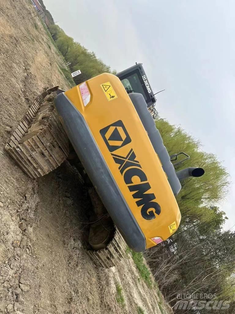 XCMG XE 245 DK Paletli ekskavatörler