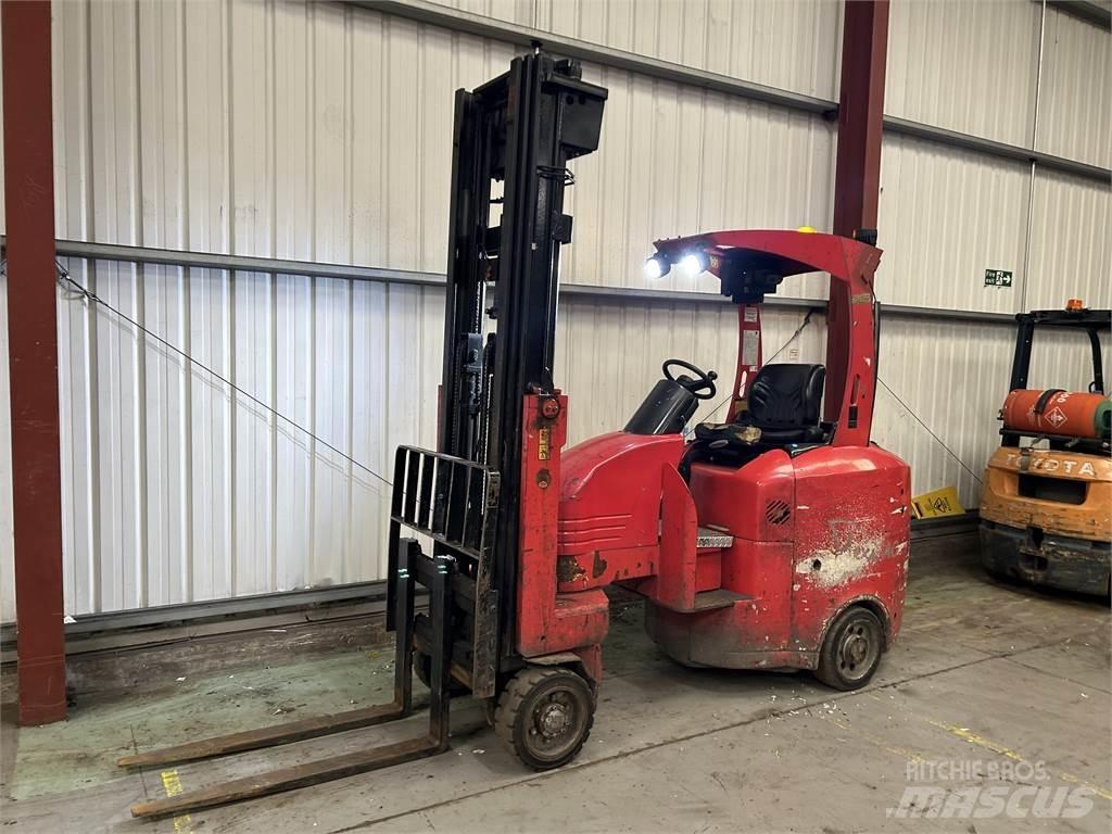  AC1000 Dar koridor forklifti