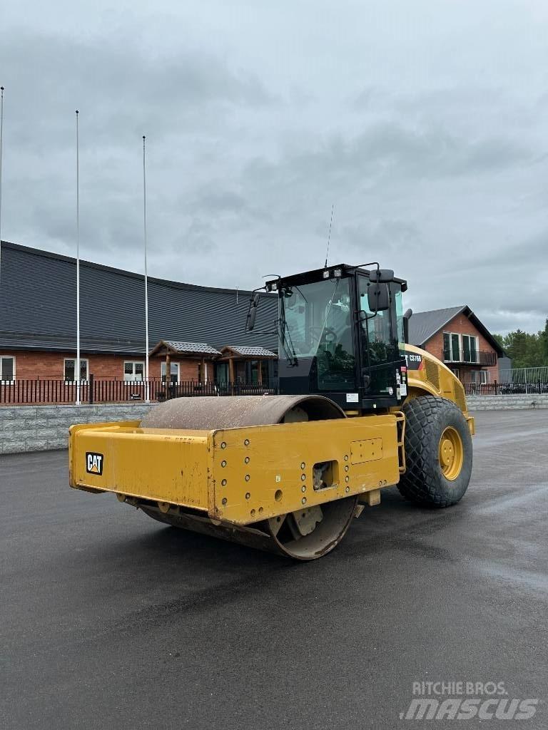 CAT CS 76 B Çift tamburlu silindirler