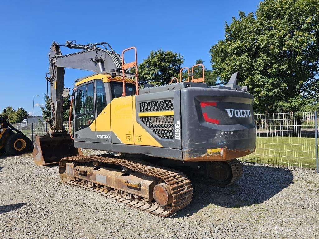 Volvo EC 250 E Paletli ekskavatörler