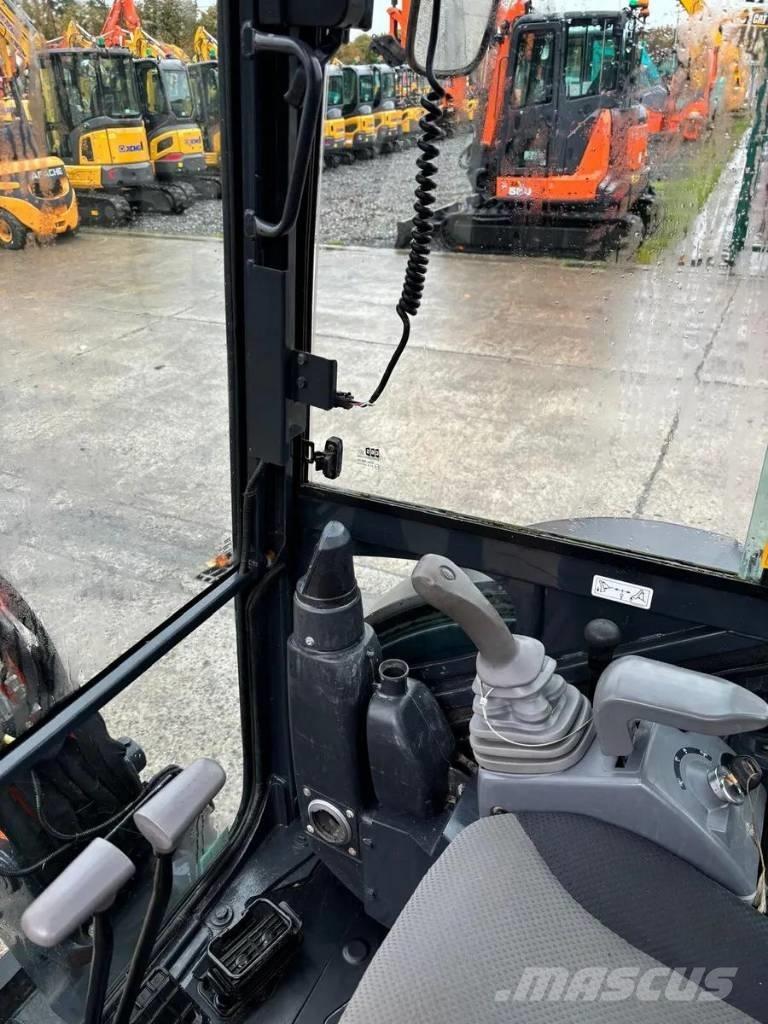 Hitachi ZX26U-6CR Mini ekskavatörler, 7 tona dek