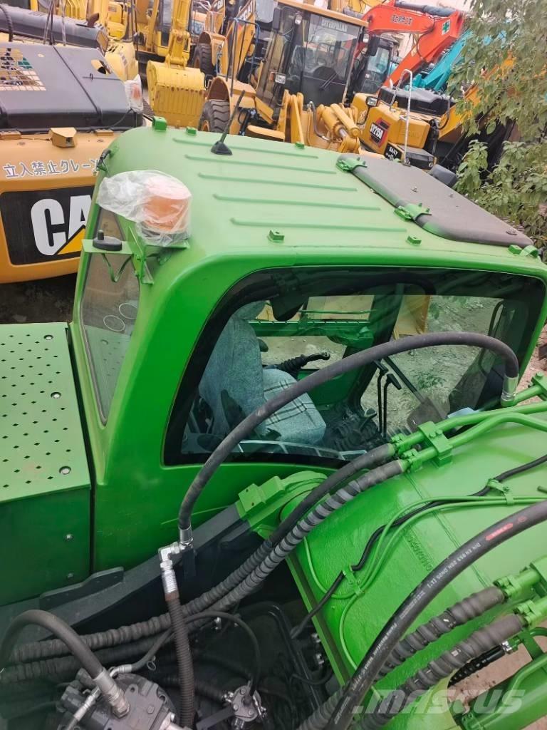 Hyundai R 305 LC-9T Paletli ekskavatörler