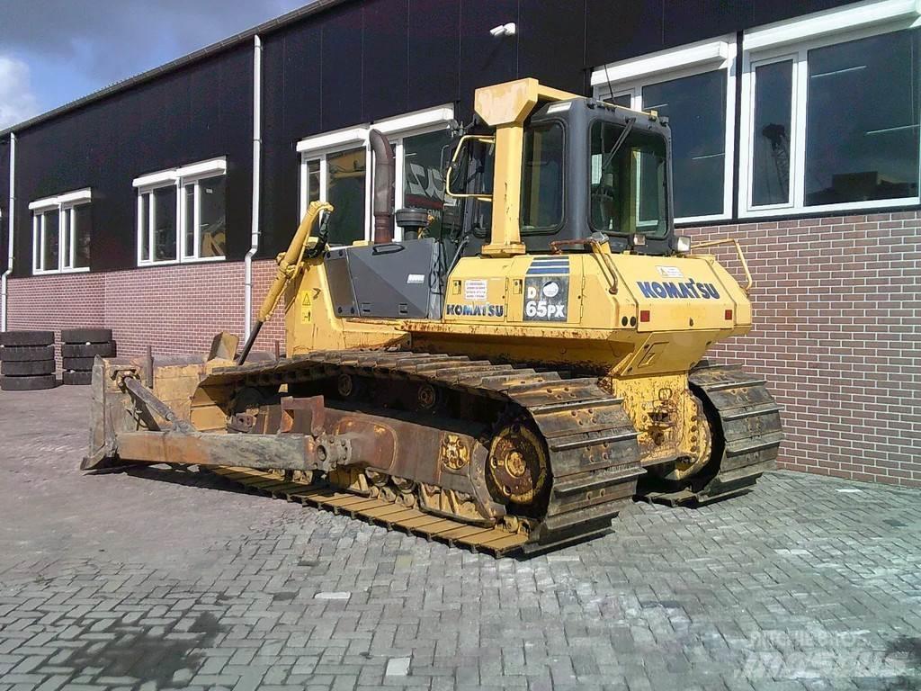 Komatsu D65PX-15 Paletli dozerler