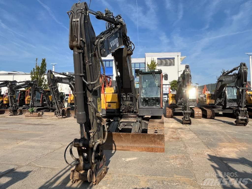 Volvo ECR235EL Paletli ekskavatörler