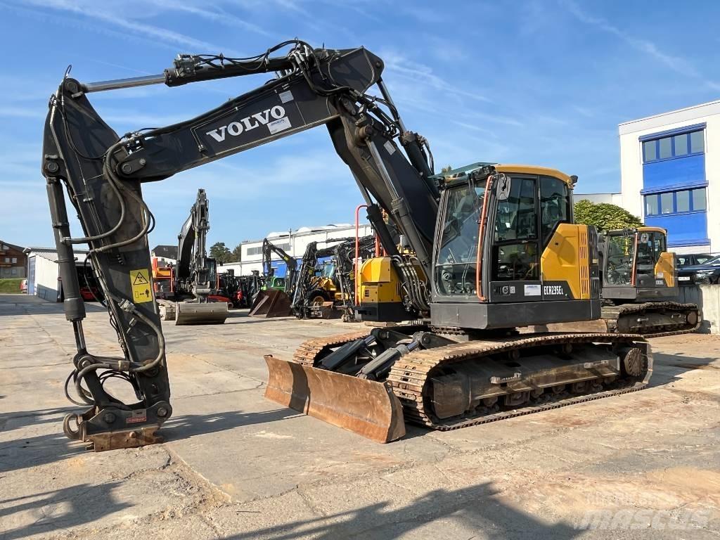 Volvo ECR235EL Paletli ekskavatörler
