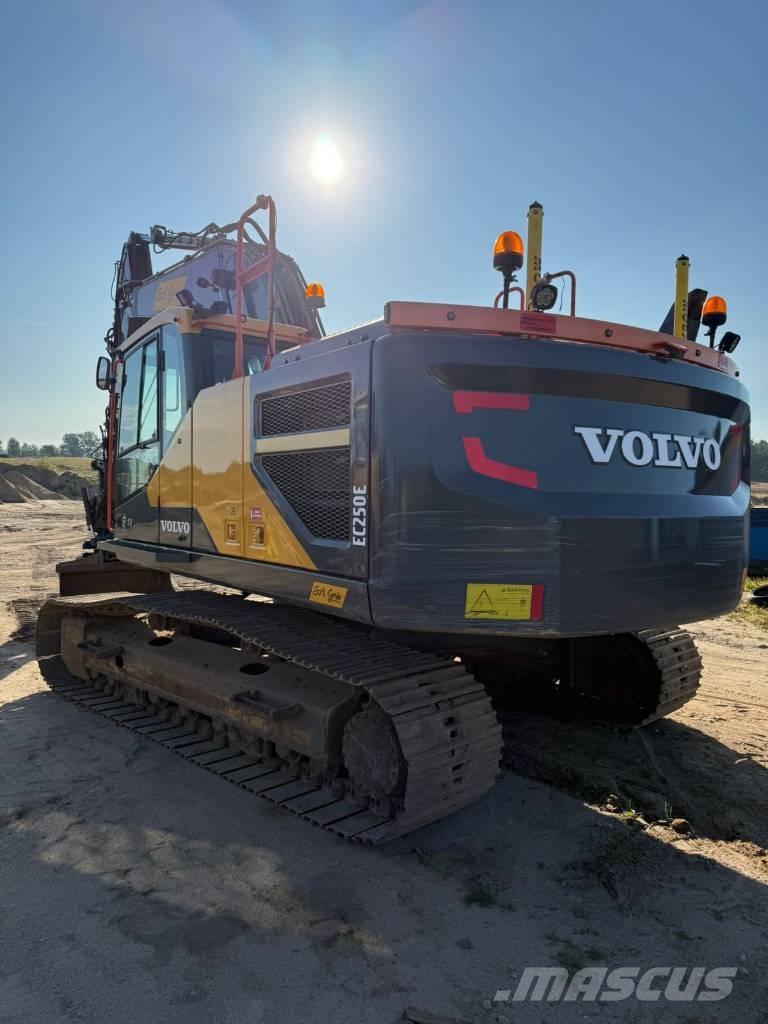 Volvo EC 250 EL Paletli ekskavatörler