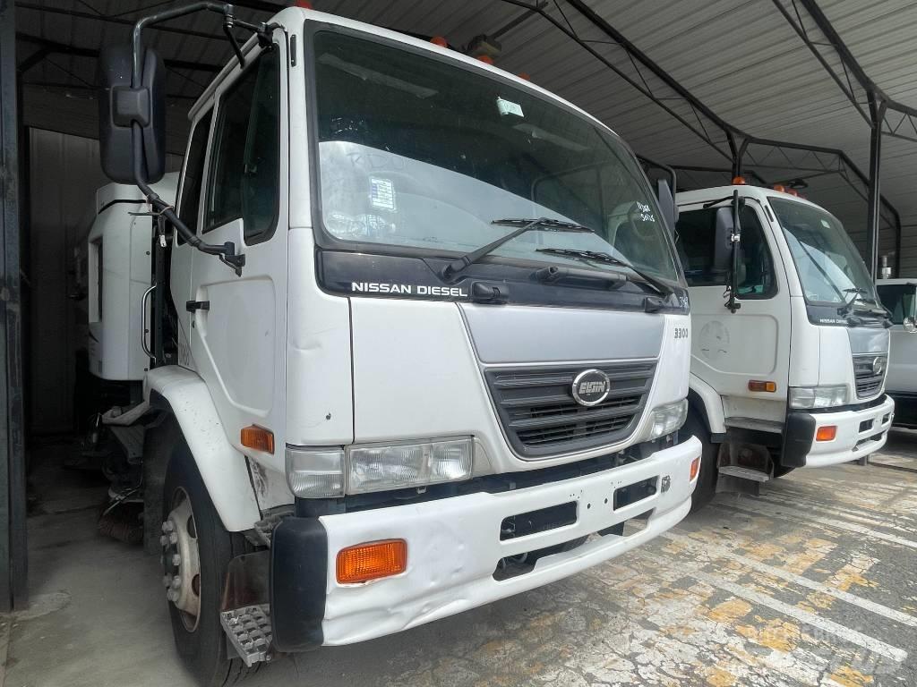 UD 3300 Süpürme kamyonları
