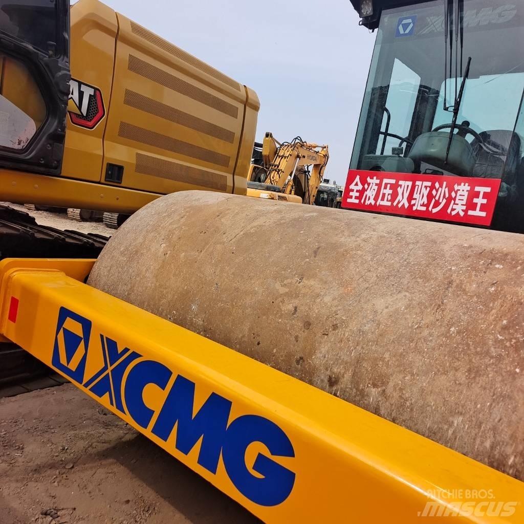 XCMG XS 142 J Çift tamburlu silindirler