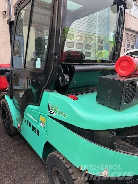 Mitsubishi FD 35 N Dizel forkliftler