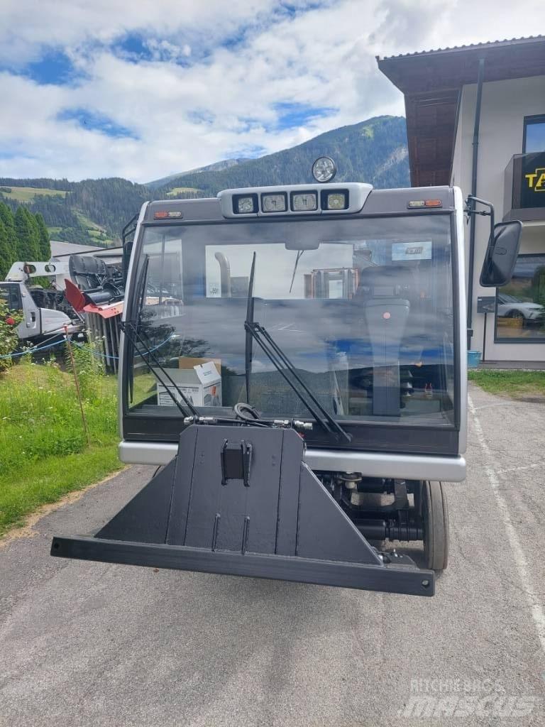 Prinoth Husky Diger