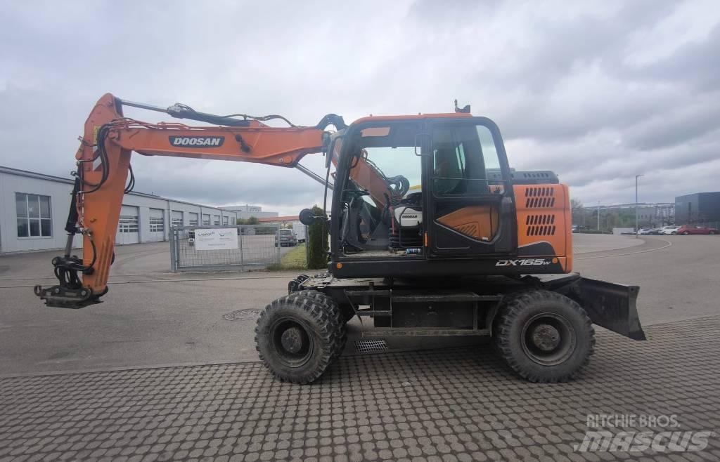 Doosan DX 165 W Lastik tekerli ekskavatörler