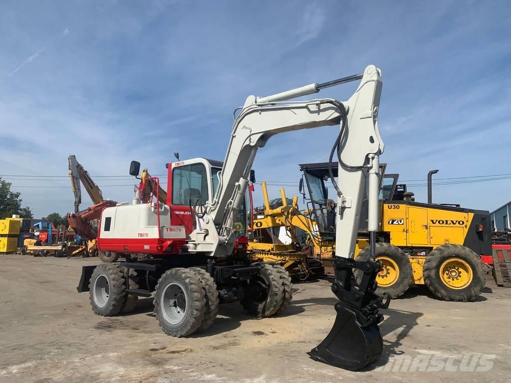 Takeuchi TB070W Lastik tekerli ekskavatörler