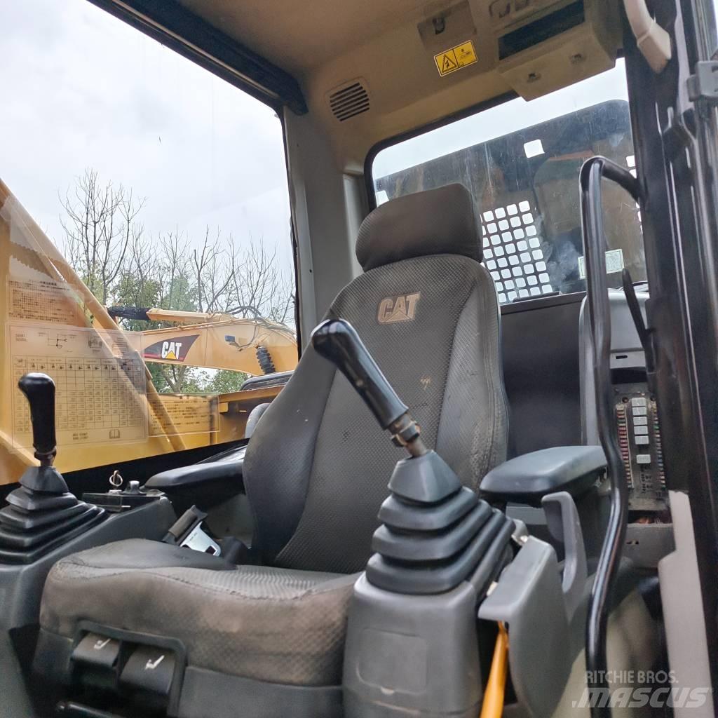 CAT 320 D Paletli ekskavatörler