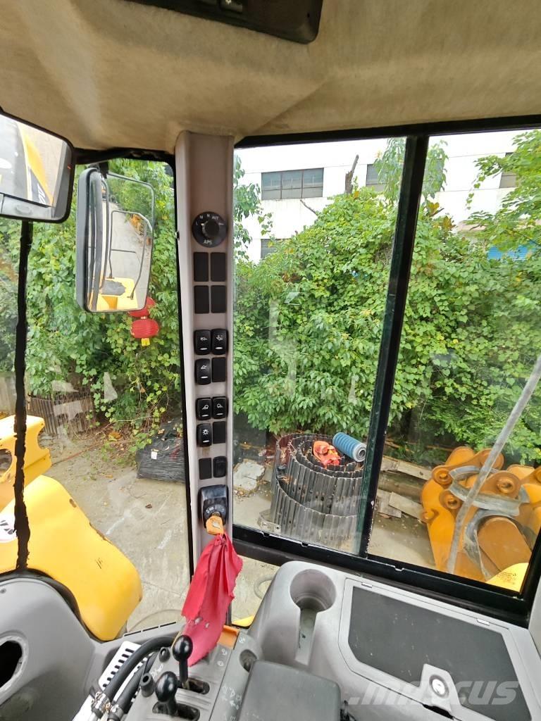 Volvo L 120 Tekerlekli yükleyiciler
